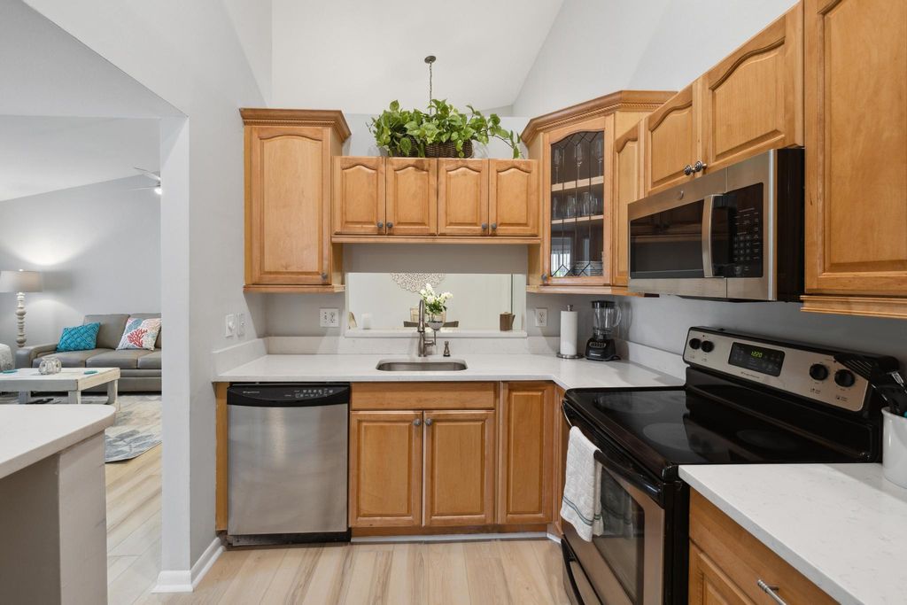 Photo of 6271 Chasewood Drive #F, Jupiter, FL 33458 (MLS # B26003539)