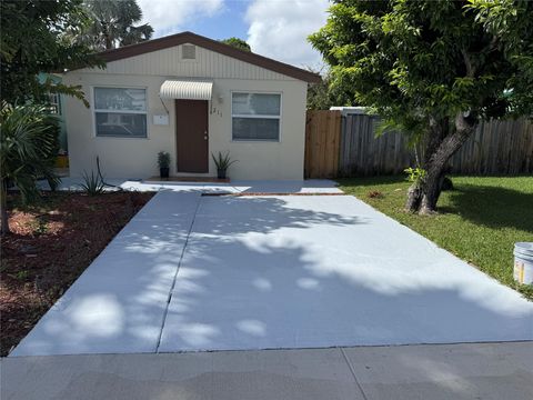 211 S F Street Lake Worth Beach FL 33460