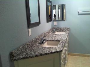 RIVERSIDE VILLAS - Residential