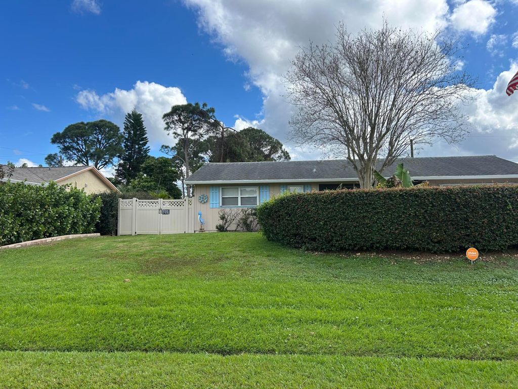 Photo of 266 SE Walsh Terrace, Port Saint Lucie, FL 34953 (MLS # R11066001)