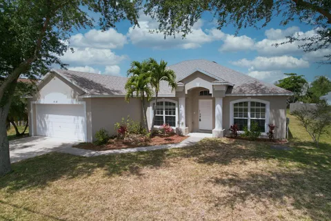 518 SE Nome Drive, Port St Lucie, FL MLS: R11084953