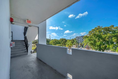 Tiny photo for 7541 NW 16th Street #1411, Plantation, FL 33313 (MLS # B26015330)