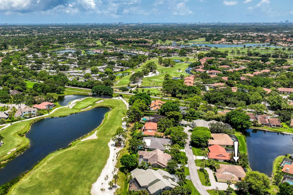 Photo of 1 Wycliff Road, Palm Beach Gardens, FL 33418 (MLS # R11101901)