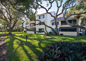 OAK HARBOUR CONDS I THRU IV IN OR4708P958,4819P1,6 - Residential