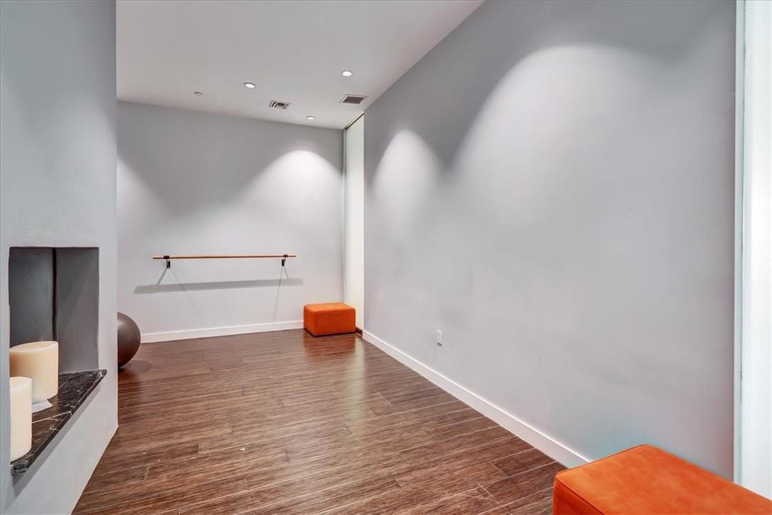 Edge condo - Residential
