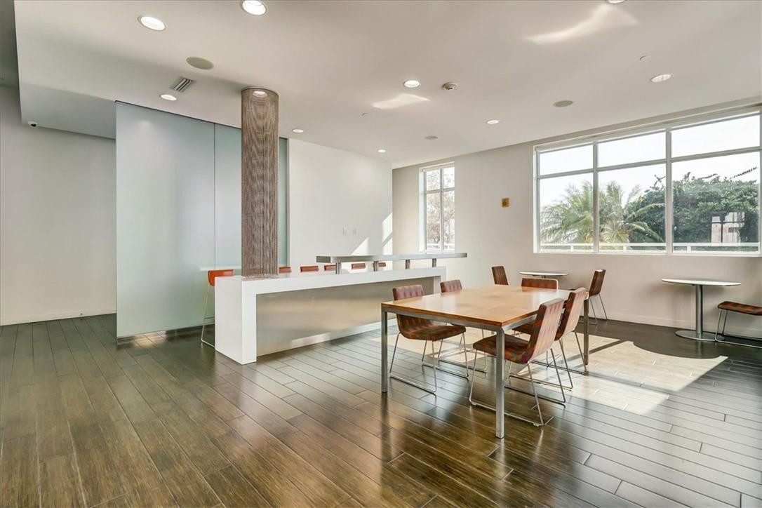 Edge condo - Residential
