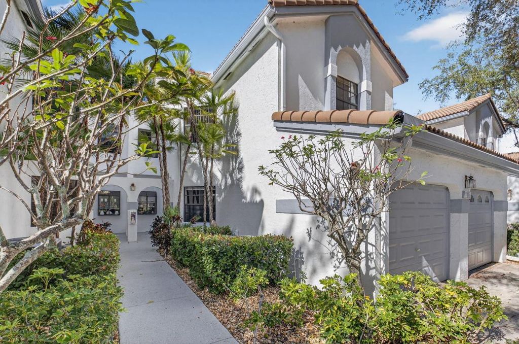 Photo of 5374 Venetia Court #B, Boynton Beach, FL 33437 (MLS # R11155596)