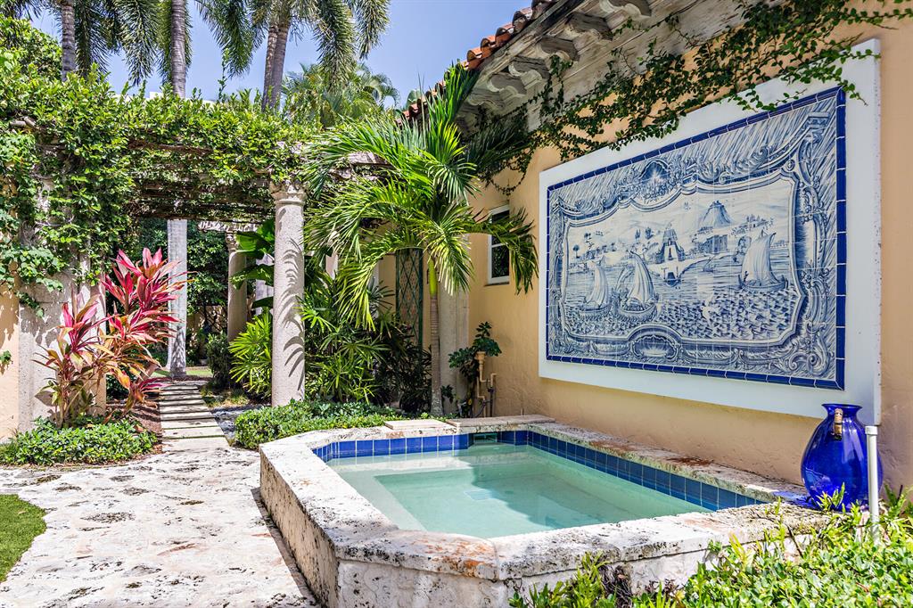 ROYAL PARK ADD TO P B IN - Residential