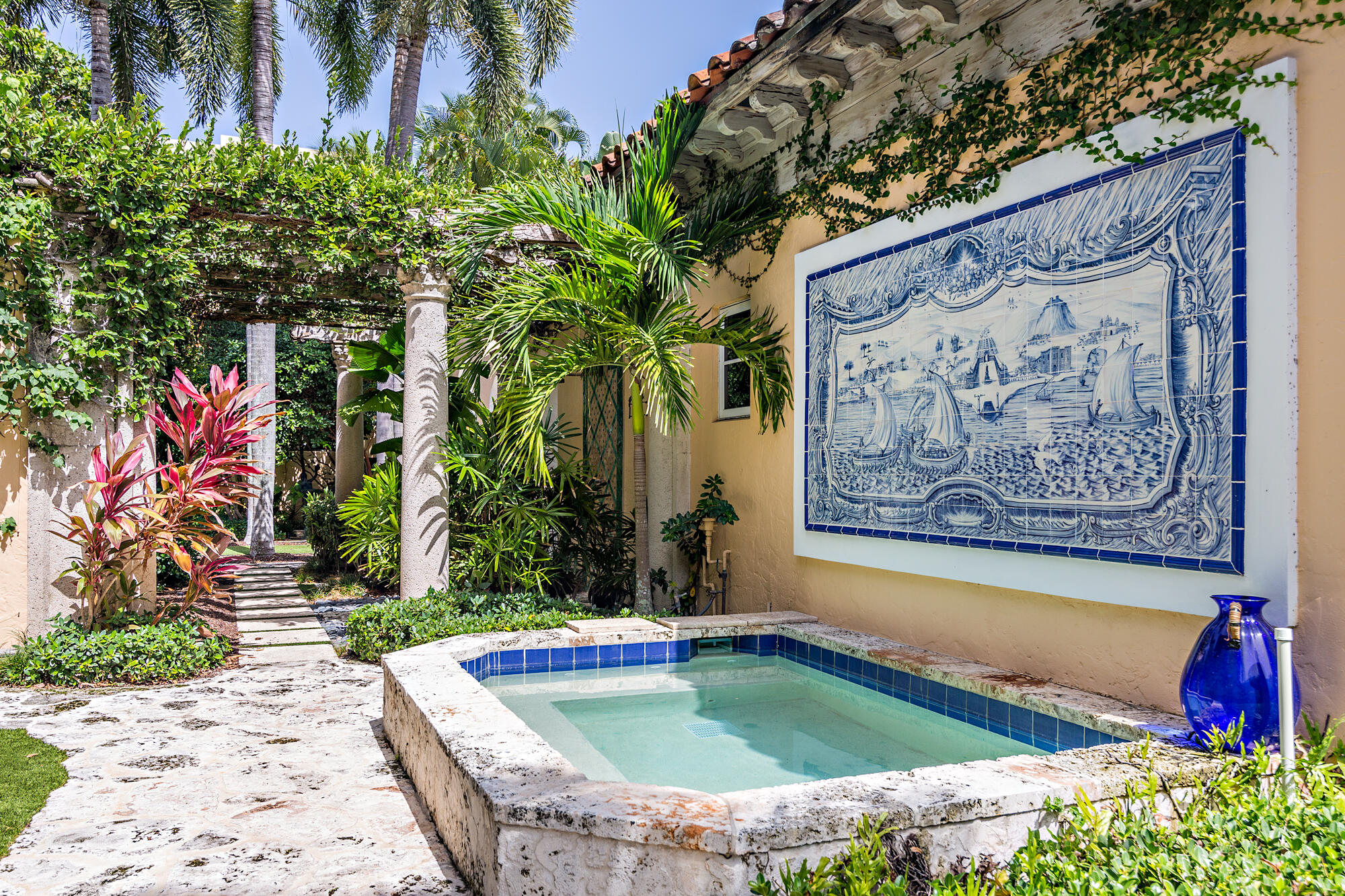 ROYAL PARK ADD TO P B IN - Residential