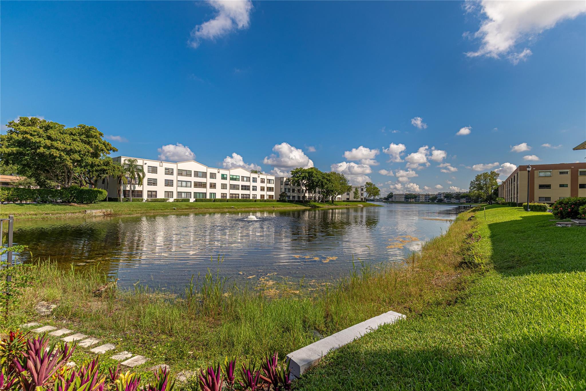 ASHMONT @ KINGS POINT - Residential