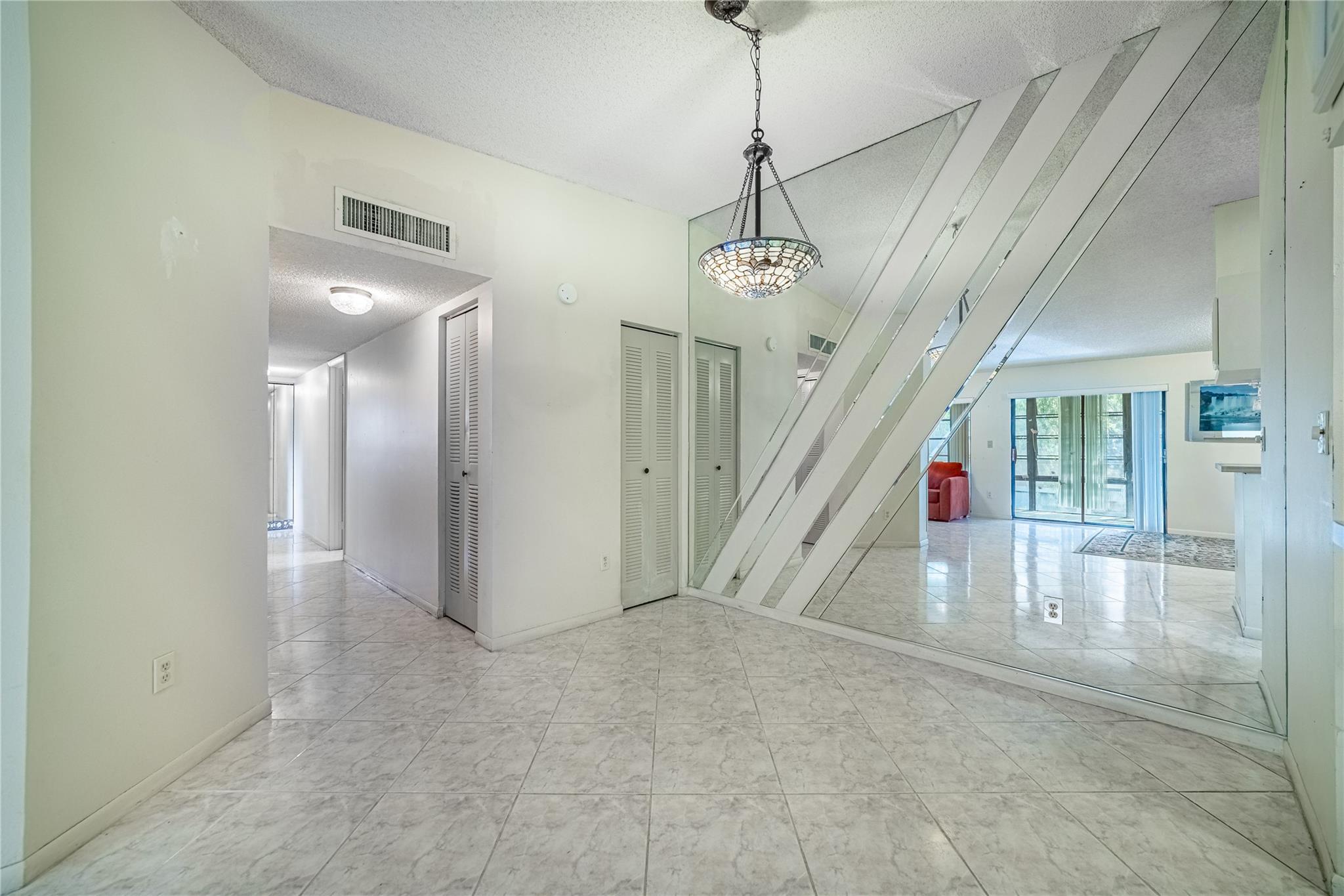7612 Ashmont Cir 7612