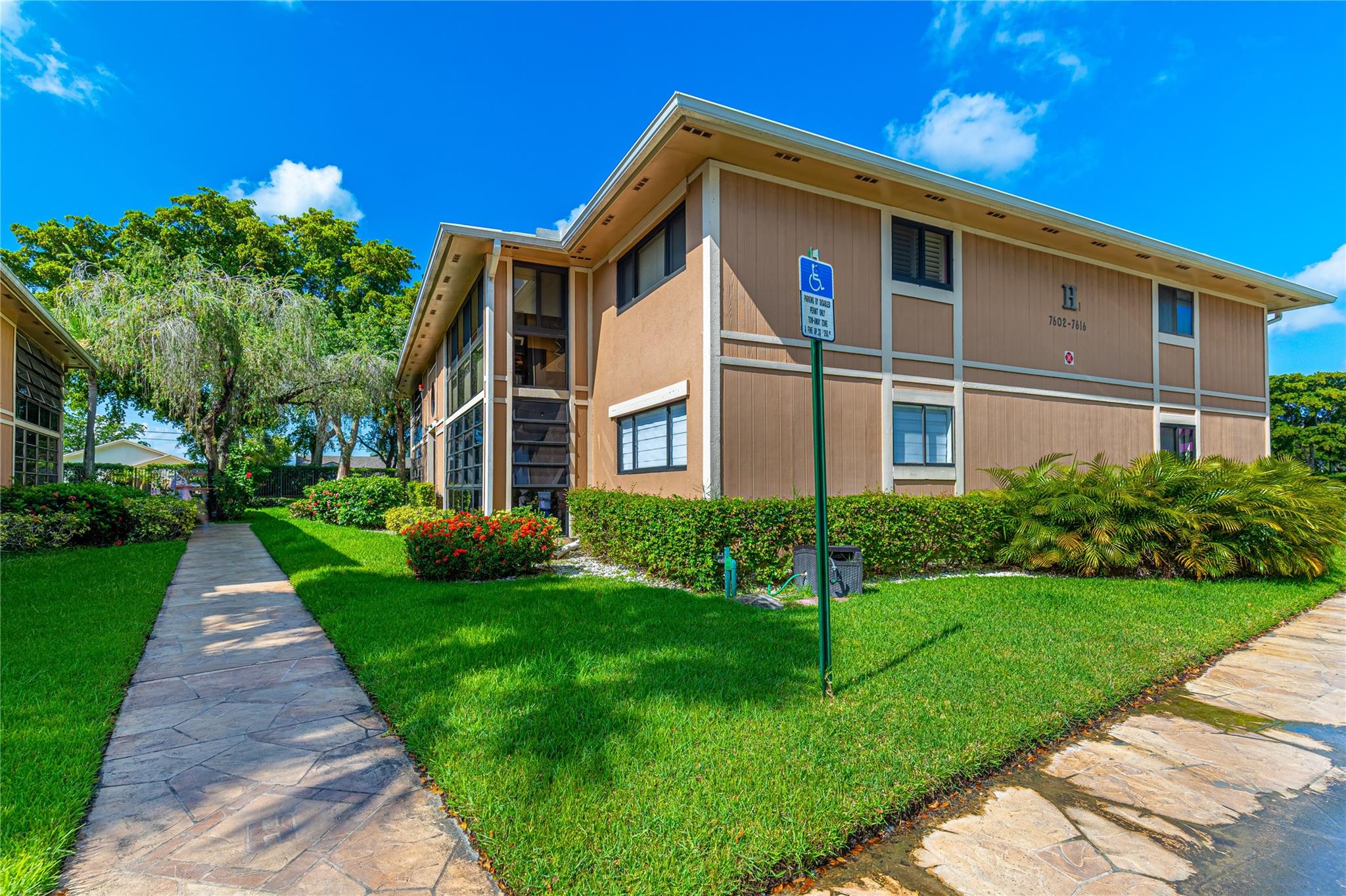 ASHMONT @ KINGS POINT - Residential