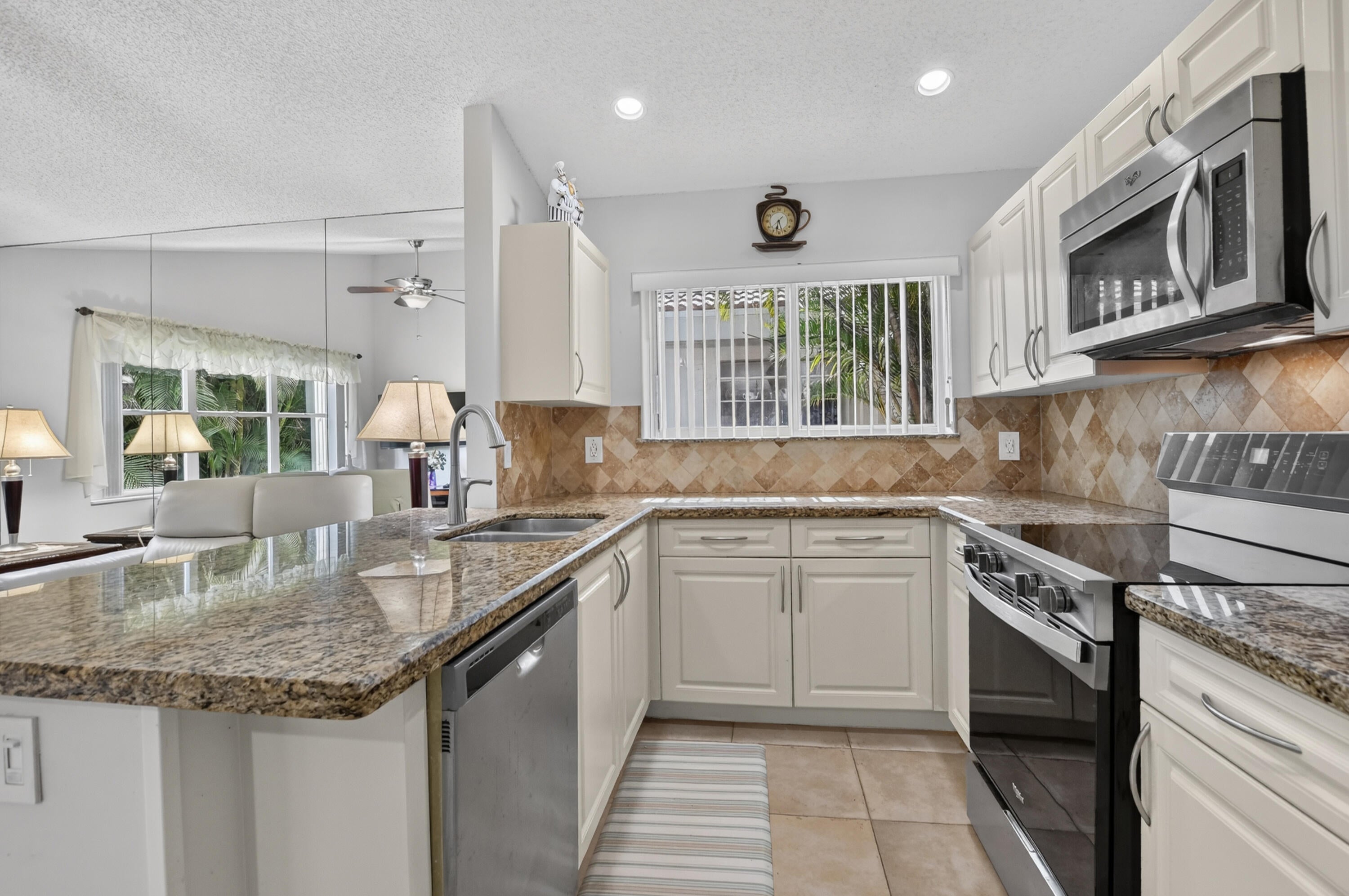 11135 AUTORO Court