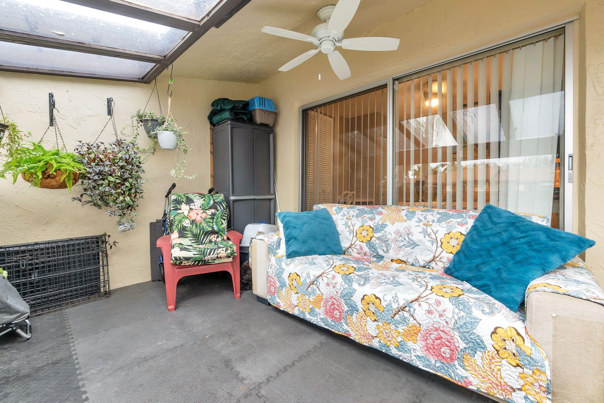 PALM GREENS AT VILLA DEL RAY CONDO II - Residential