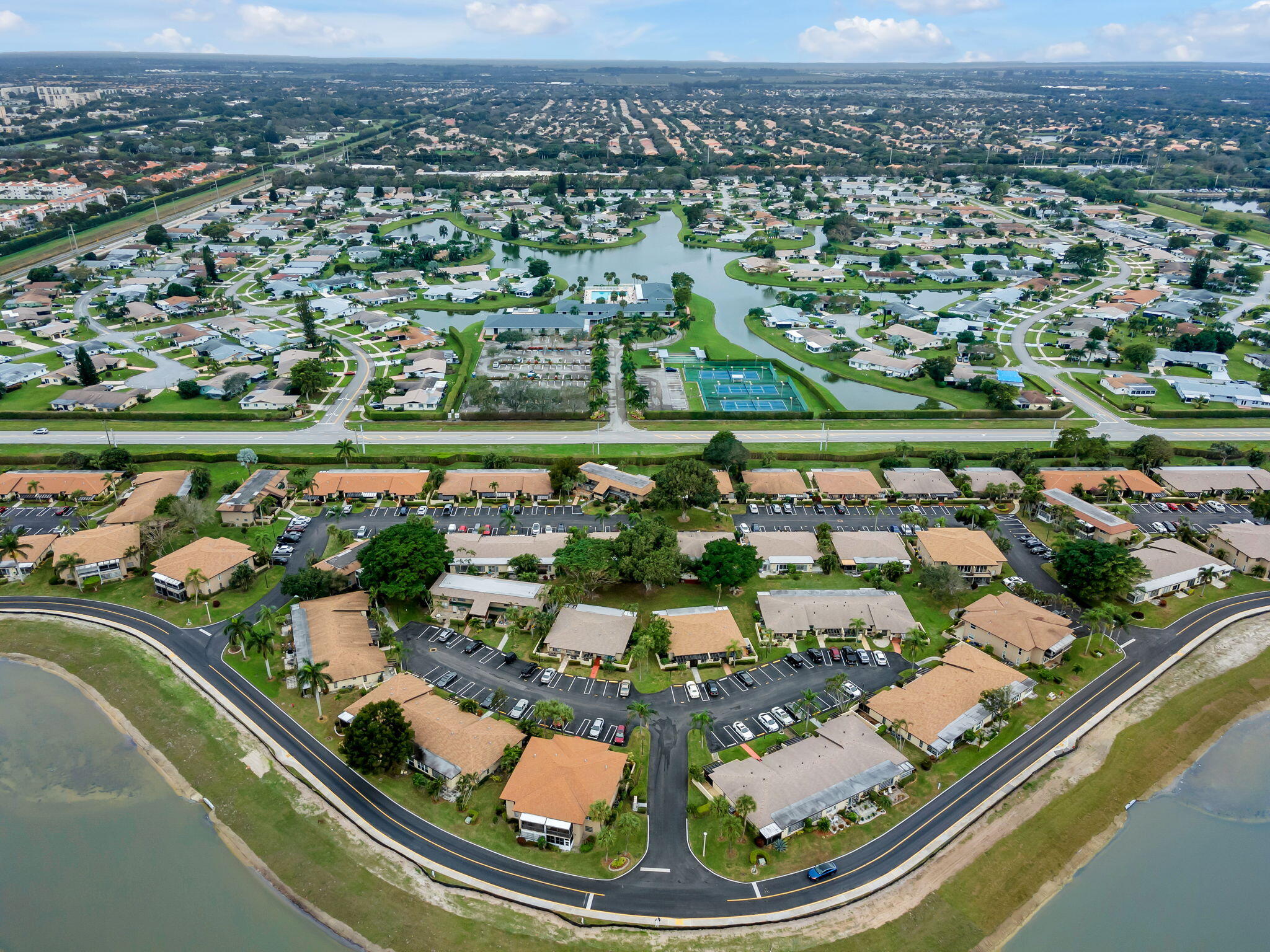 PALM GREENS AT VILLA DEL RAY CONDO II - Residential