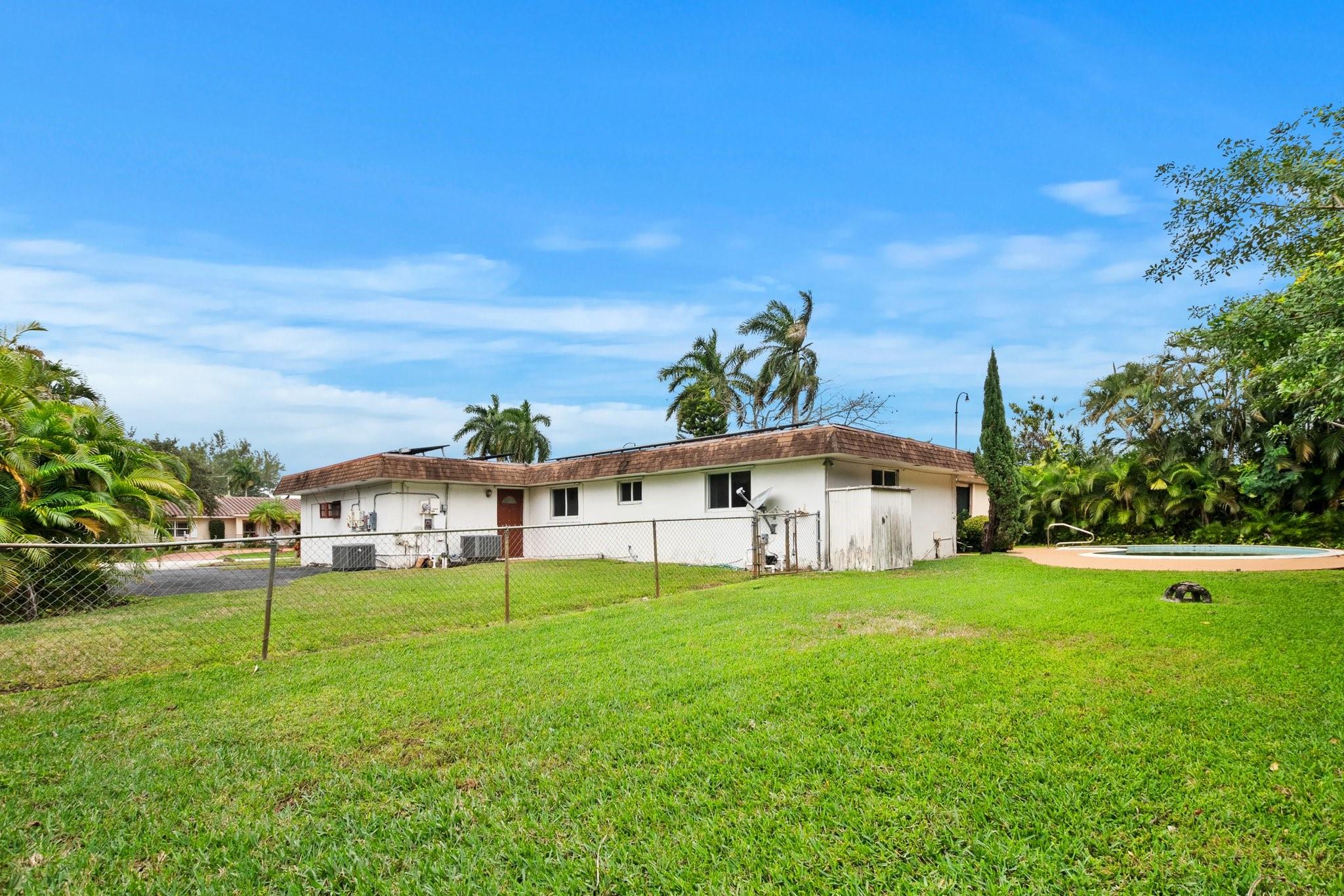 PLANTATION GOLF ESTATES - Residential