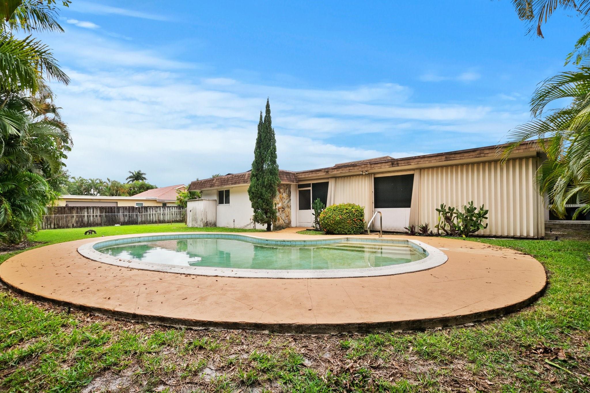 PLANTATION GOLF ESTATES - Residential