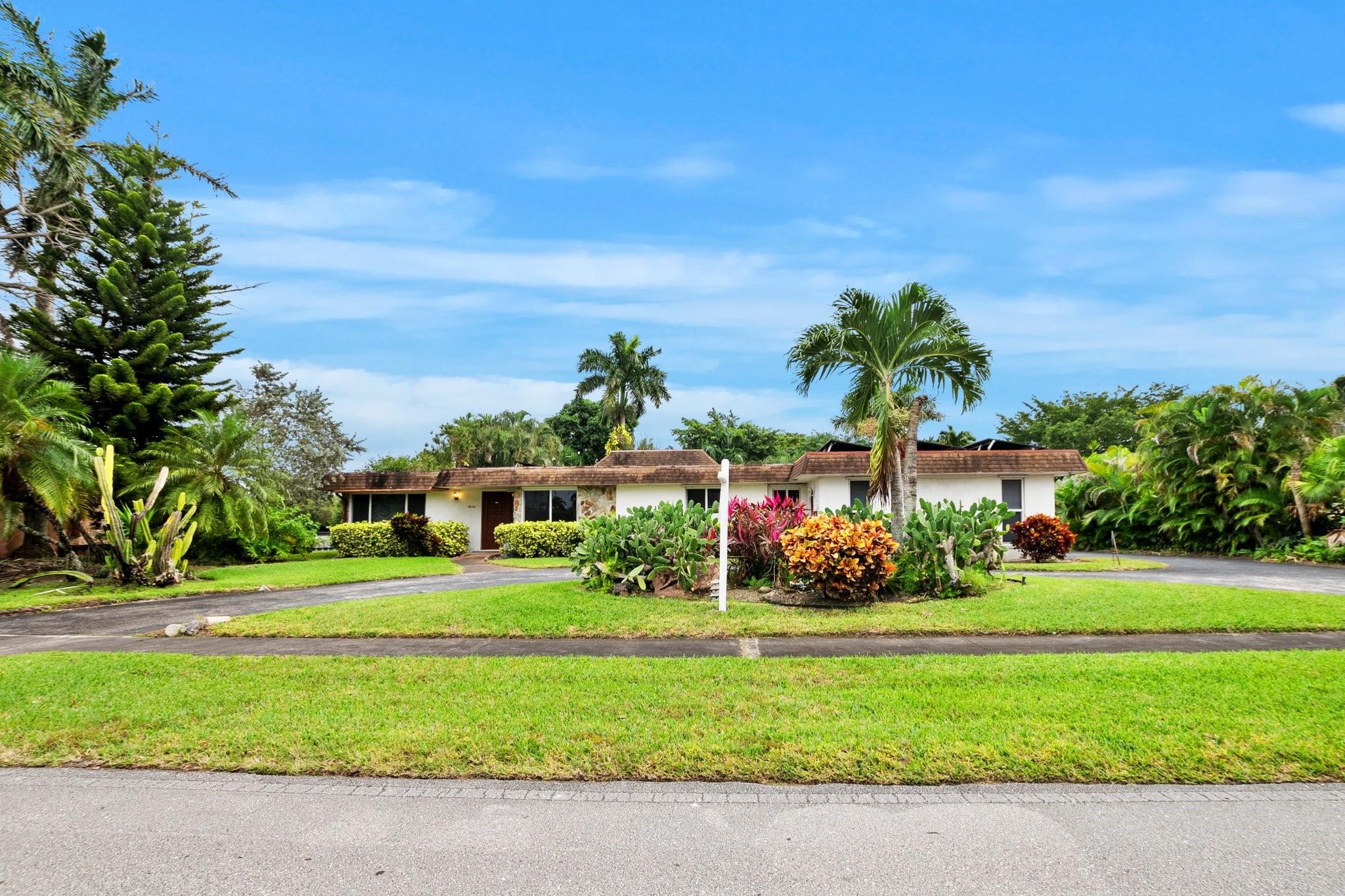 PLANTATION GOLF ESTATES - Residential