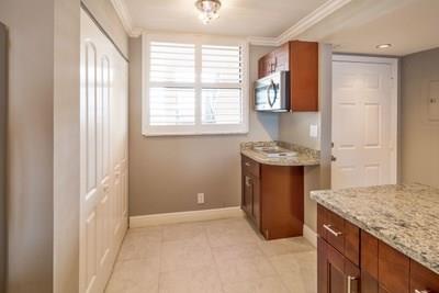 LAKE EMERALD - Residential