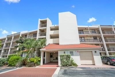 LAKE EMERALD - Residential