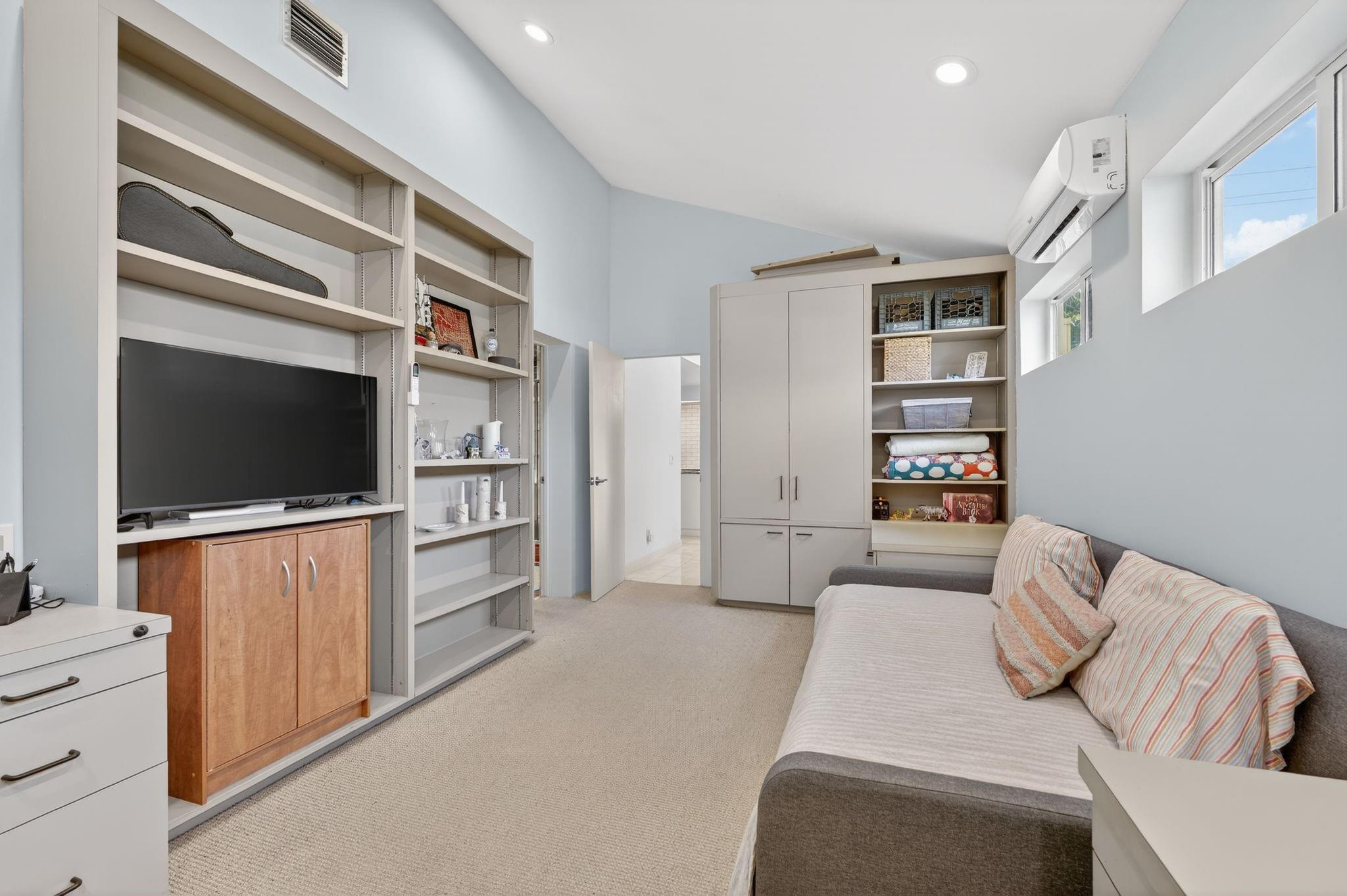 Woodlands Sec Eight 67-42 - Residential