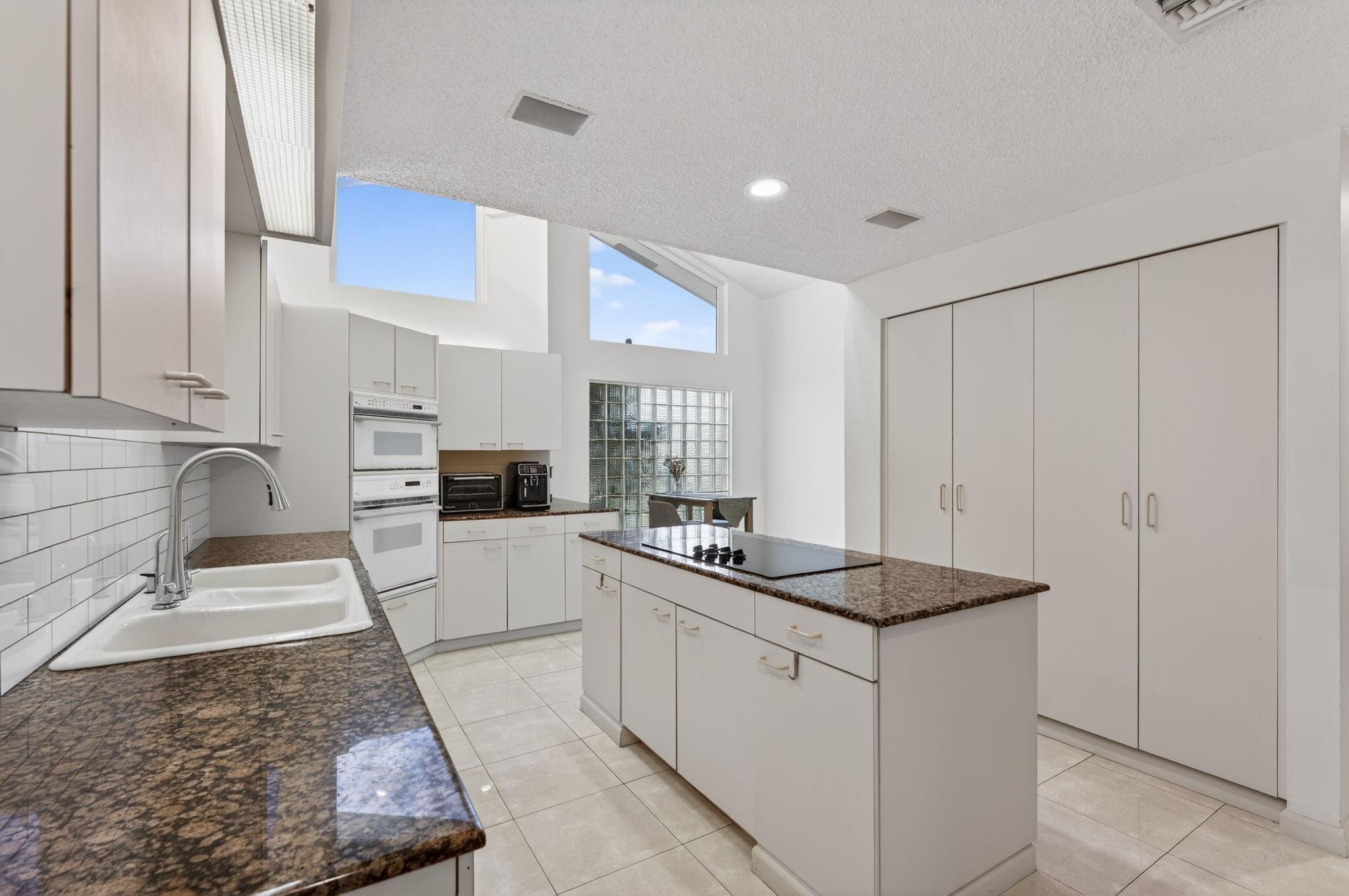 Woodlands Sec Eight 67-42 - Residential