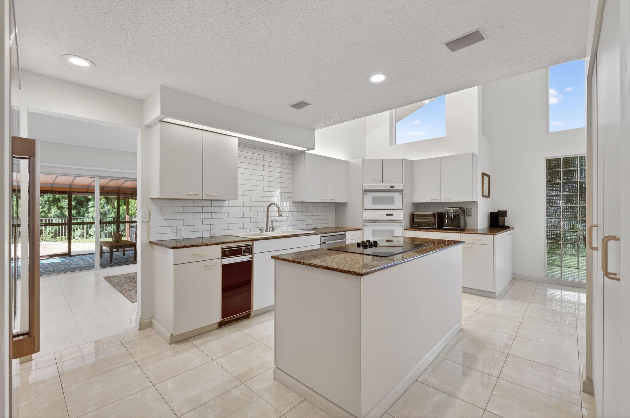 Woodlands Sec Eight 67-42 - Residential