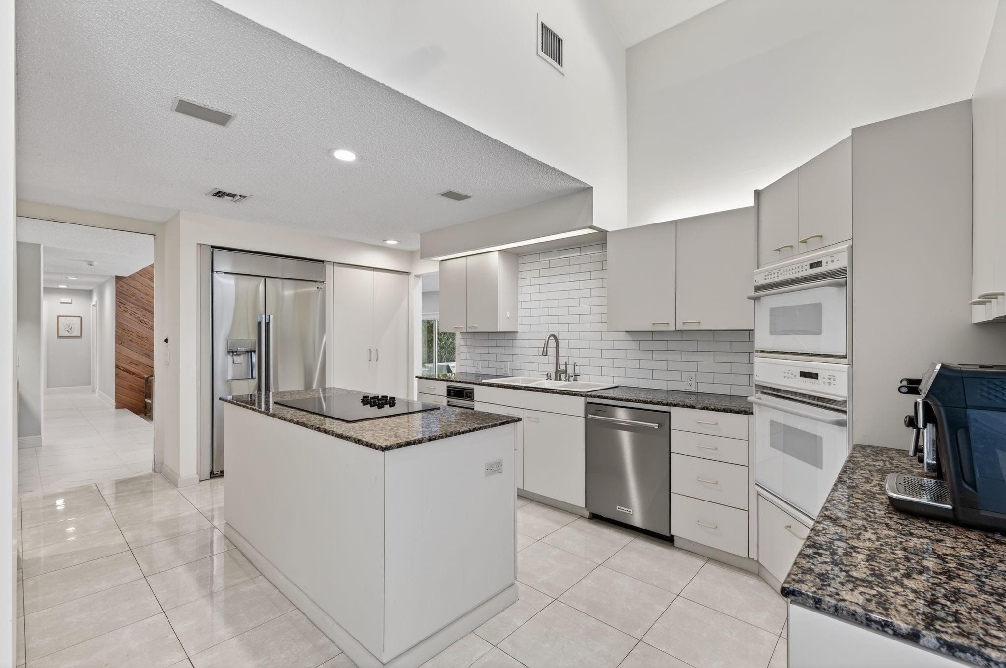 Woodlands Sec Eight 67-42 - Residential