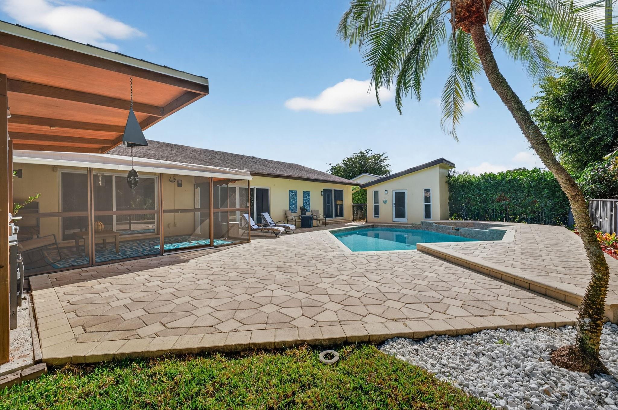 Woodlands Sec Eight 67-42 - Residential