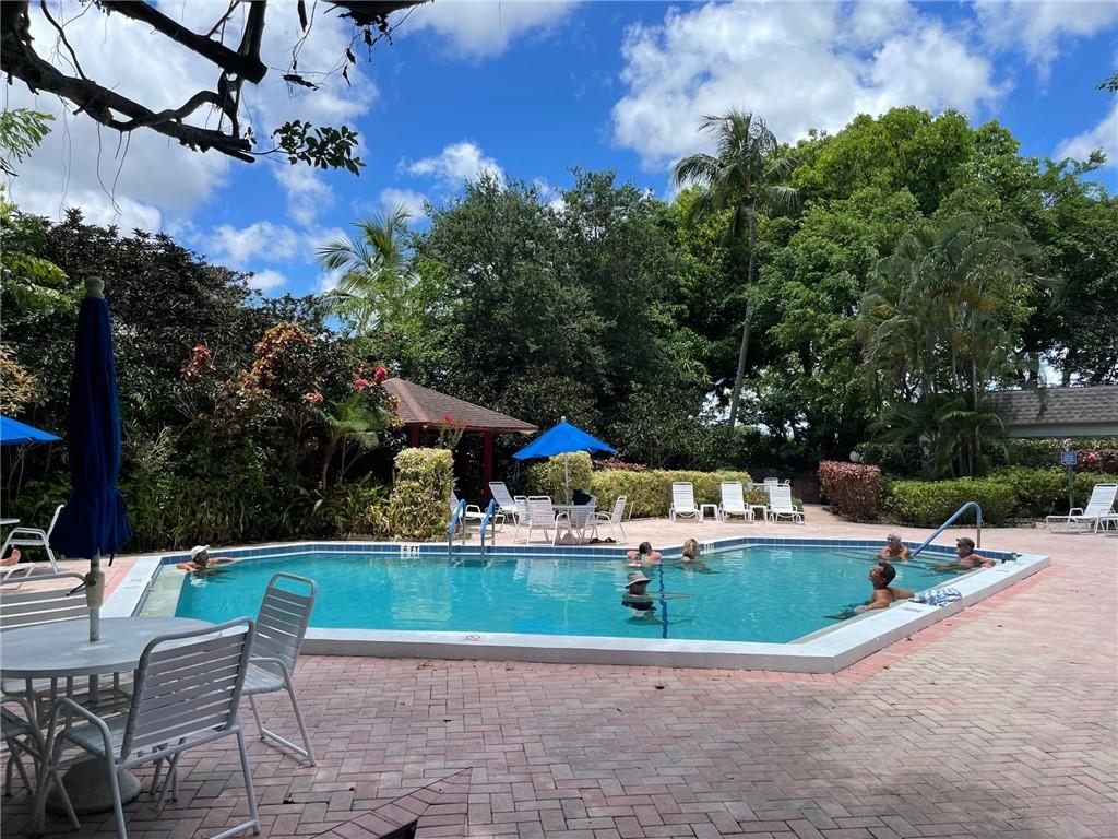 PALM AIRE - Residential