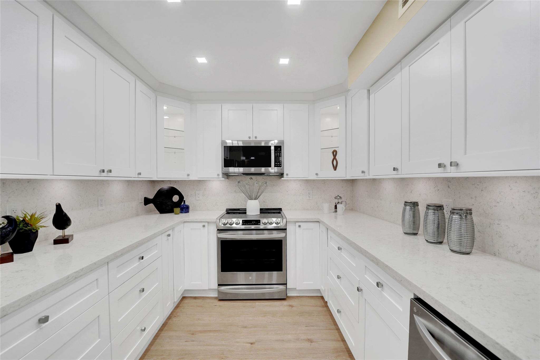 4040 W Palm Aire Dr 206