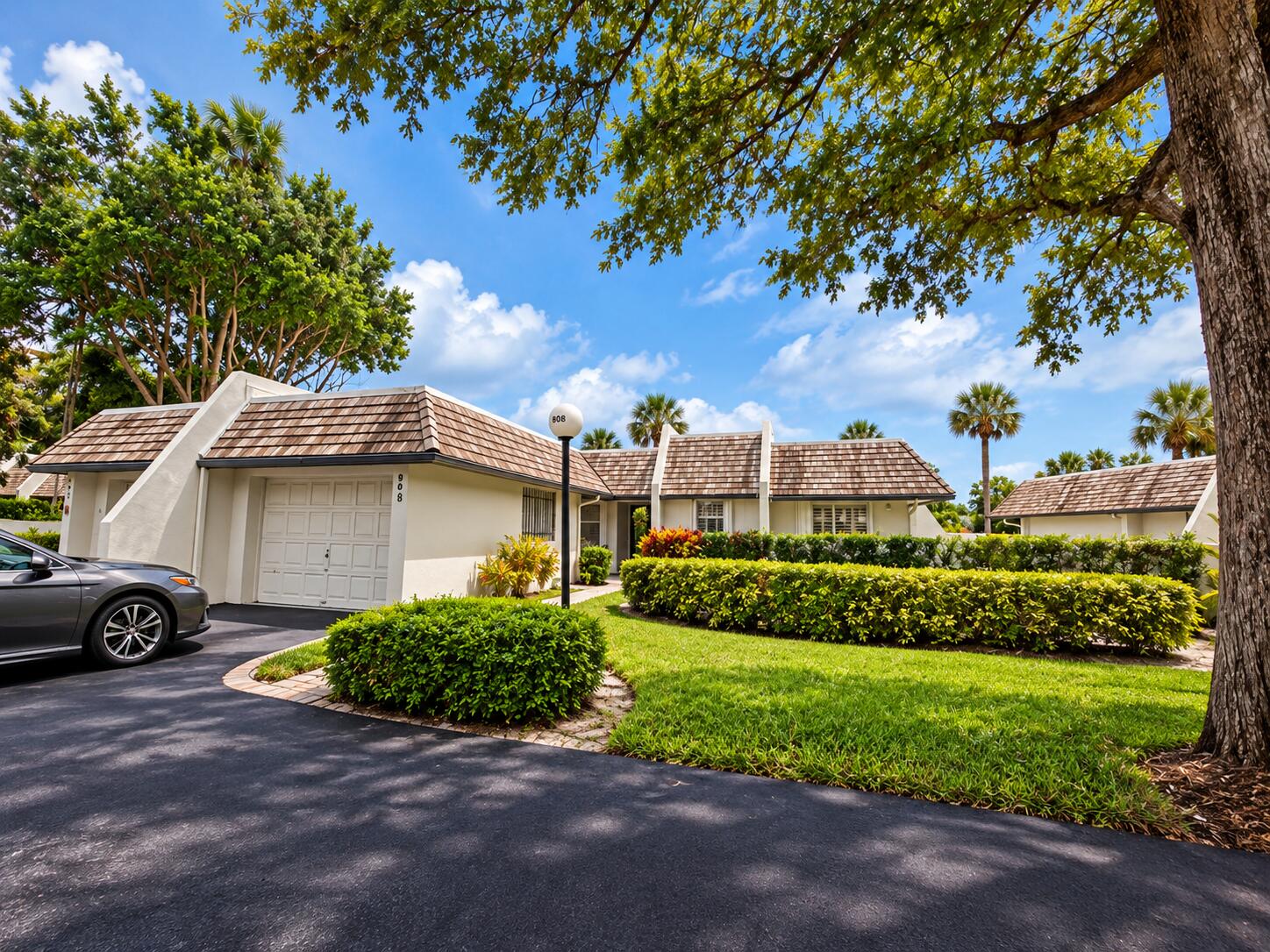 808 E CYPRESS Lane P-12