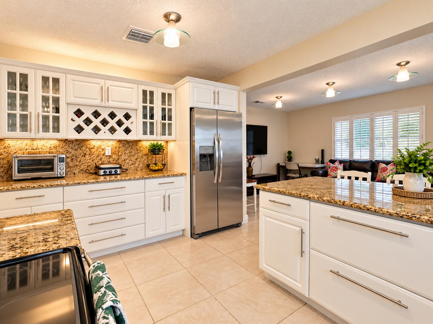 808 E CYPRESS Lane P-12