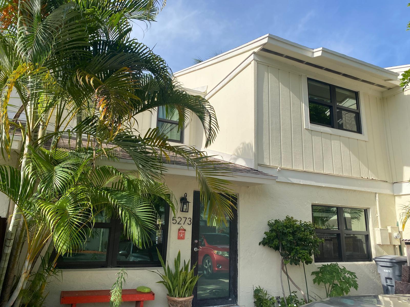 COUNTRY LAKE - Residential Lease