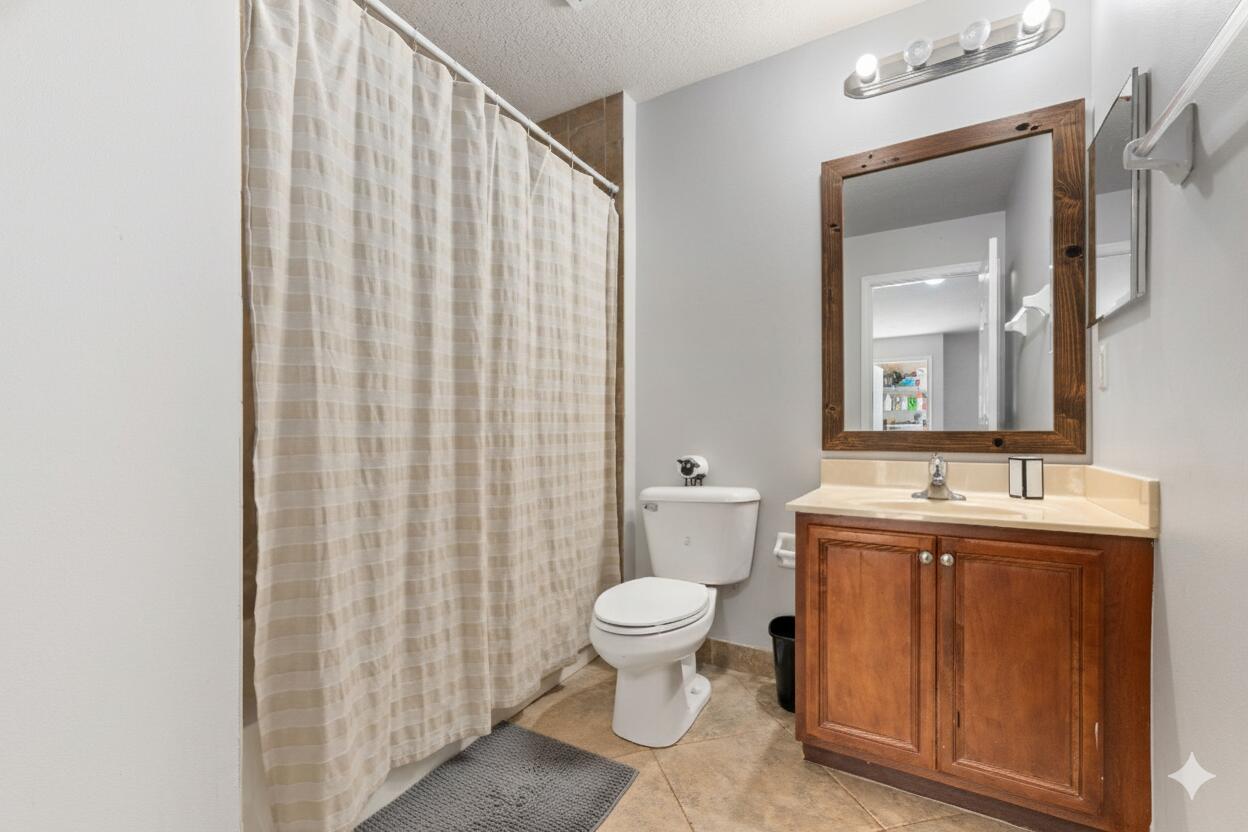 FOURTH  REPLAT OF PORTOFINO ISLES - Residential