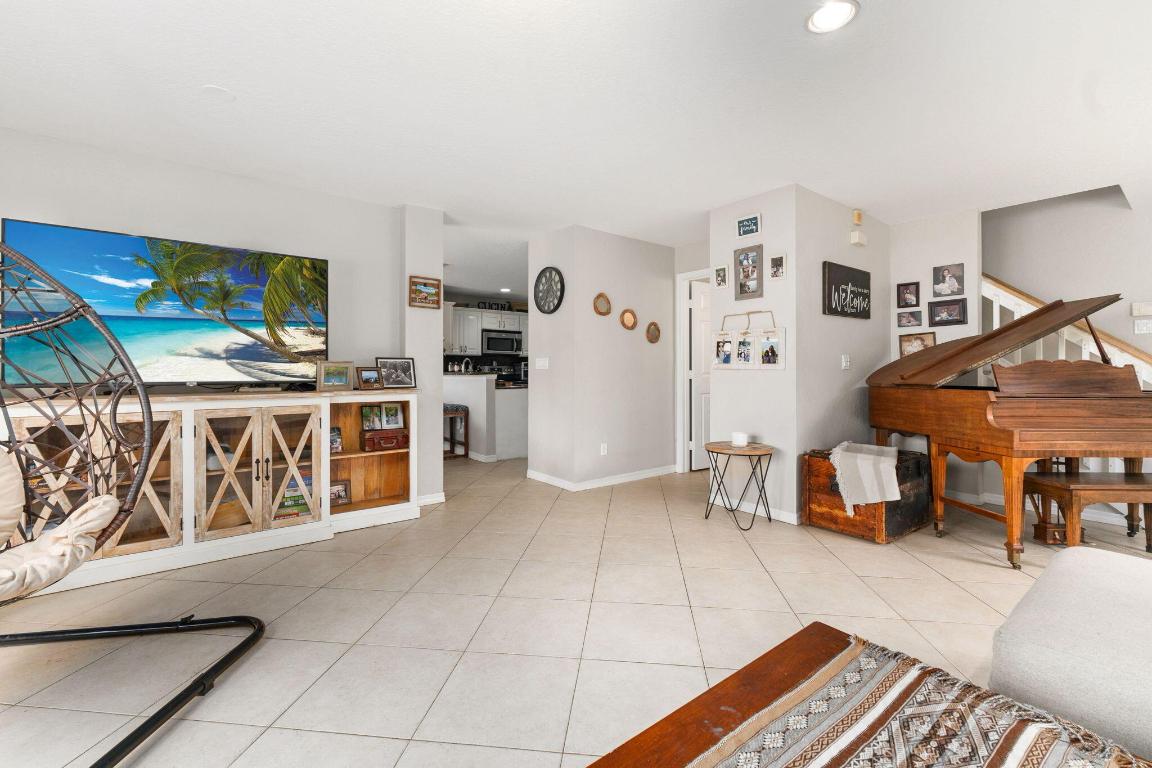 FOURTH  REPLAT OF PORTOFINO ISLES - Residential