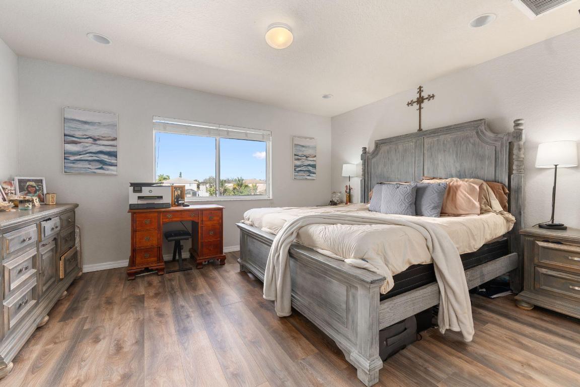 FOURTH  REPLAT OF PORTOFINO ISLES - Residential