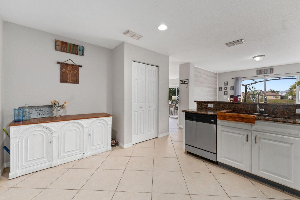 FOURTH  REPLAT OF PORTOFINO ISLES - Residential