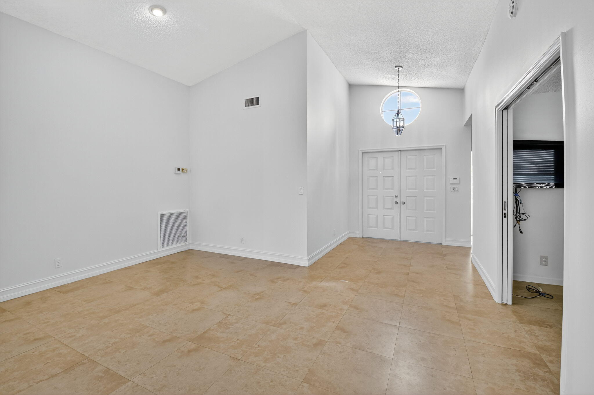 9914 Harbour Lake Circle