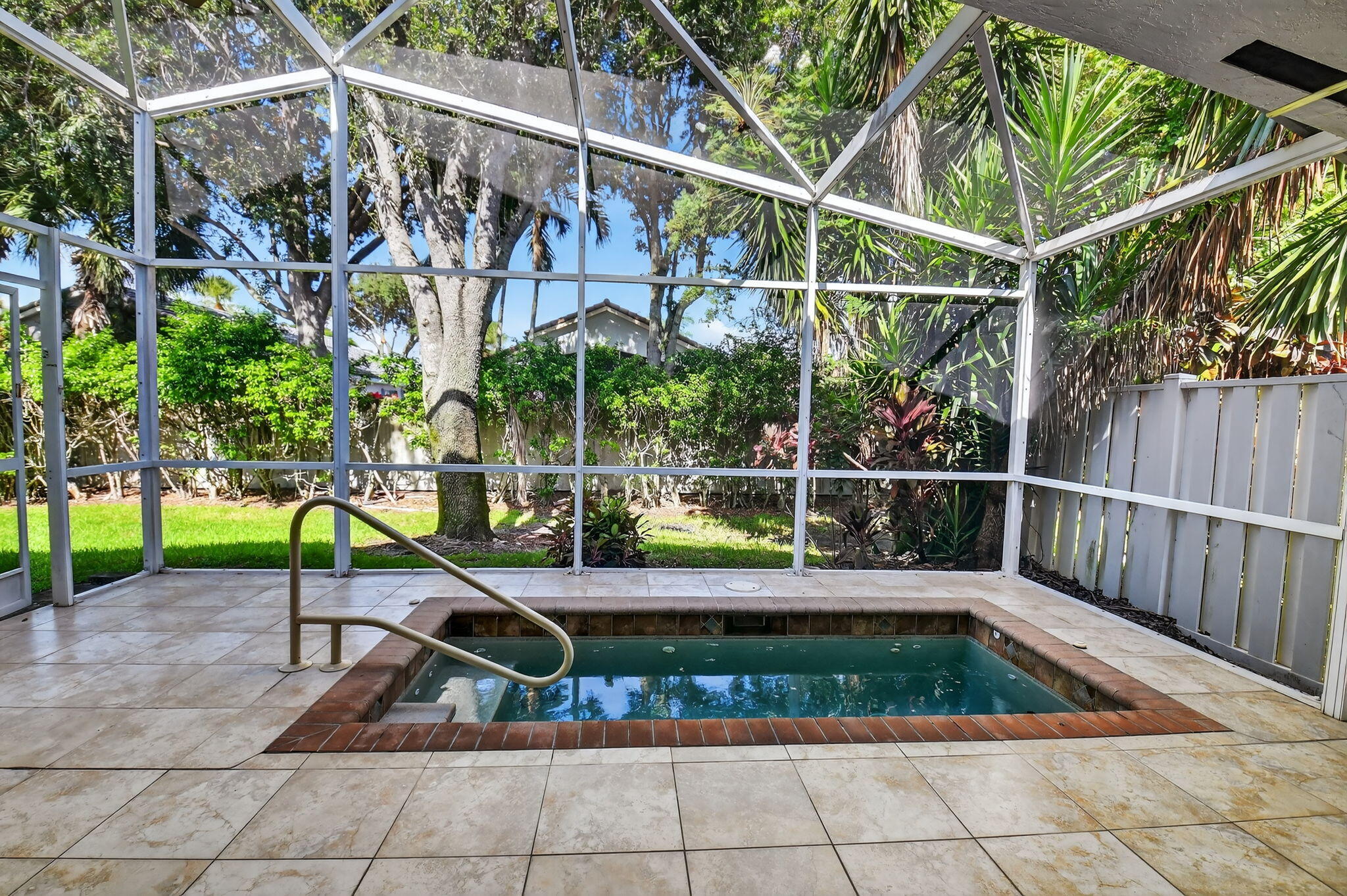 PALM ISLES - Residential