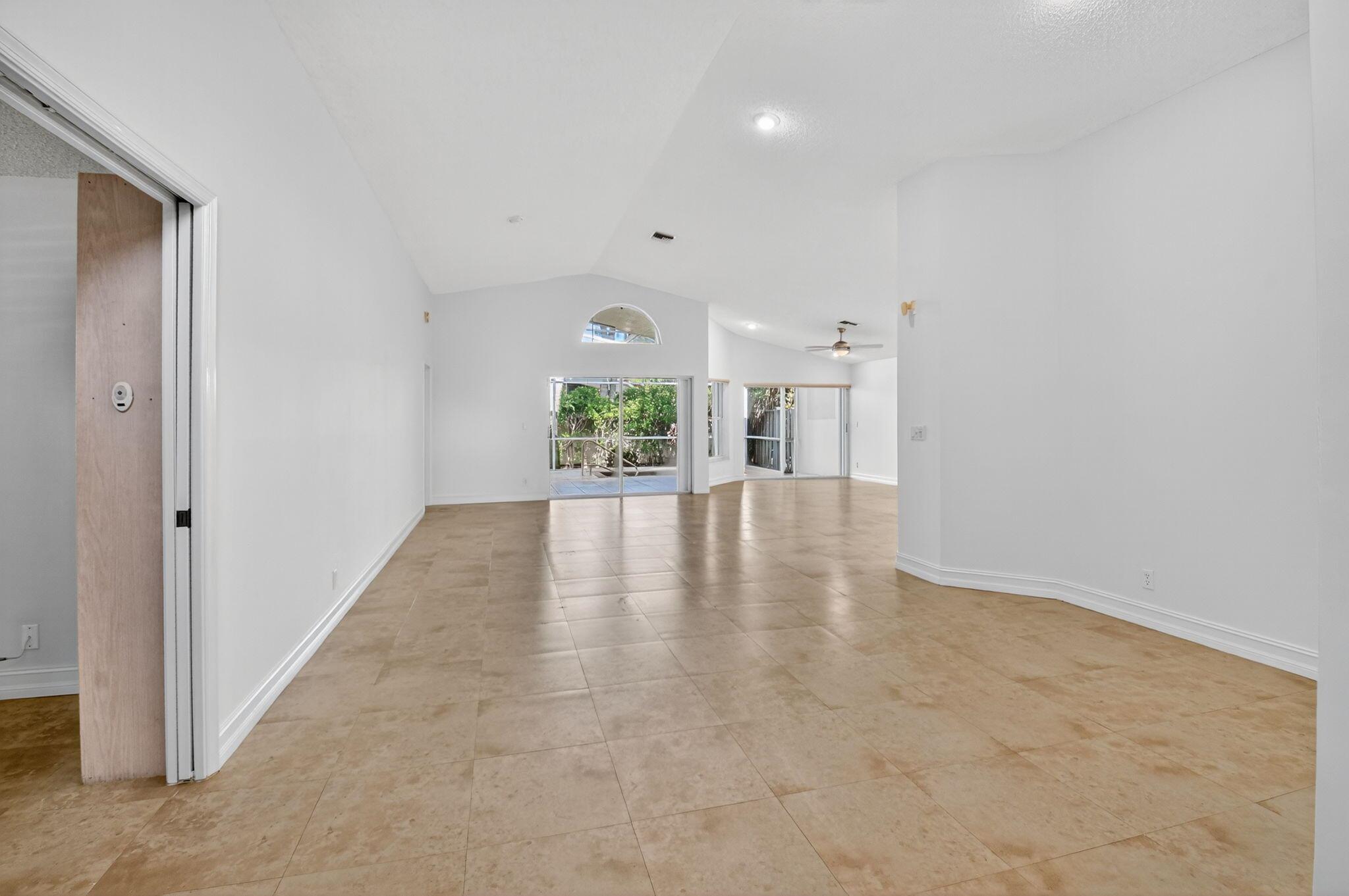9914 Harbour Lake Circle