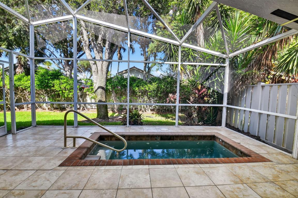 PALM ISLES - Residential