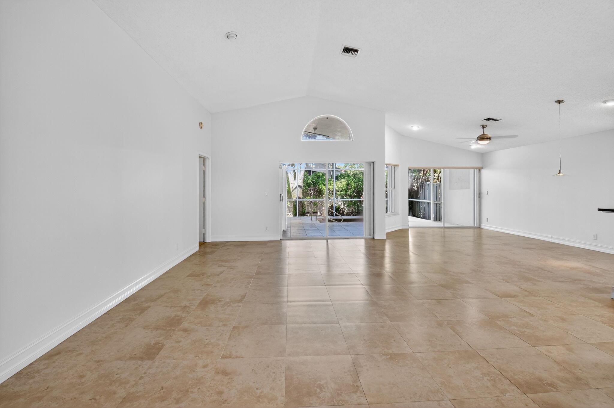 9914 Harbour Lake Circle