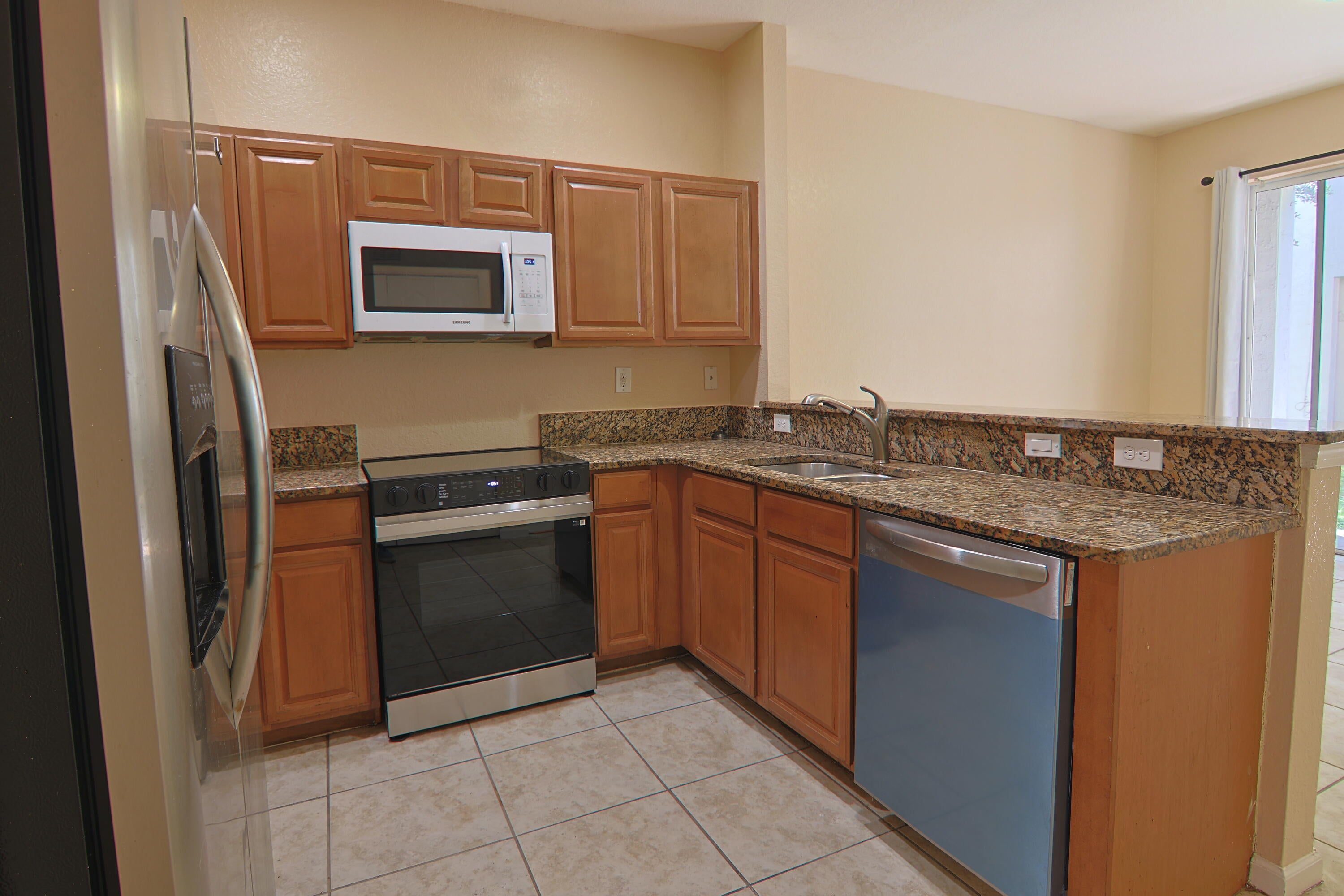 21211 NW 14th Place 327, Miami Gardens FL 33169
