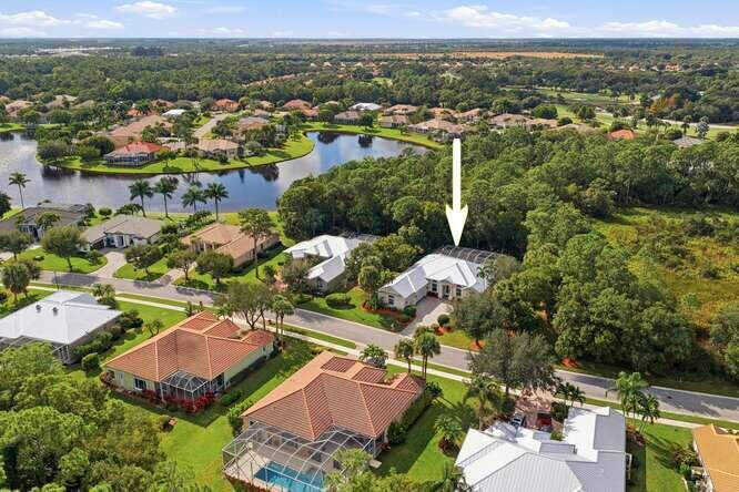 1030 SW Blue Stem Way