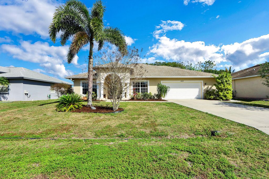 Photo of 1037 SW Fisherman Avenue, Port Saint Lucie, FL 34953 (MLS # R10778802)