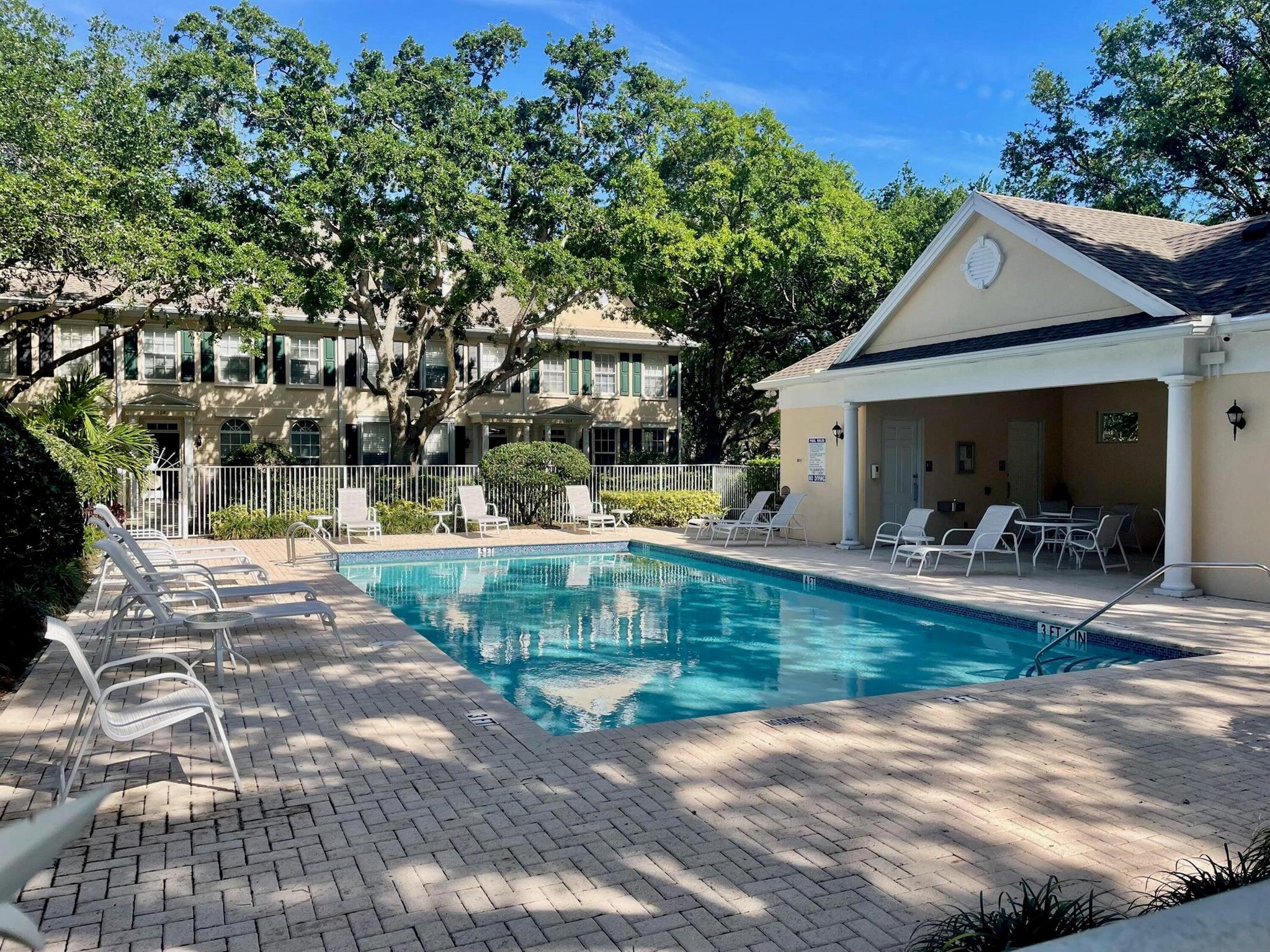Charleston Court at Abaco - Residential Lease