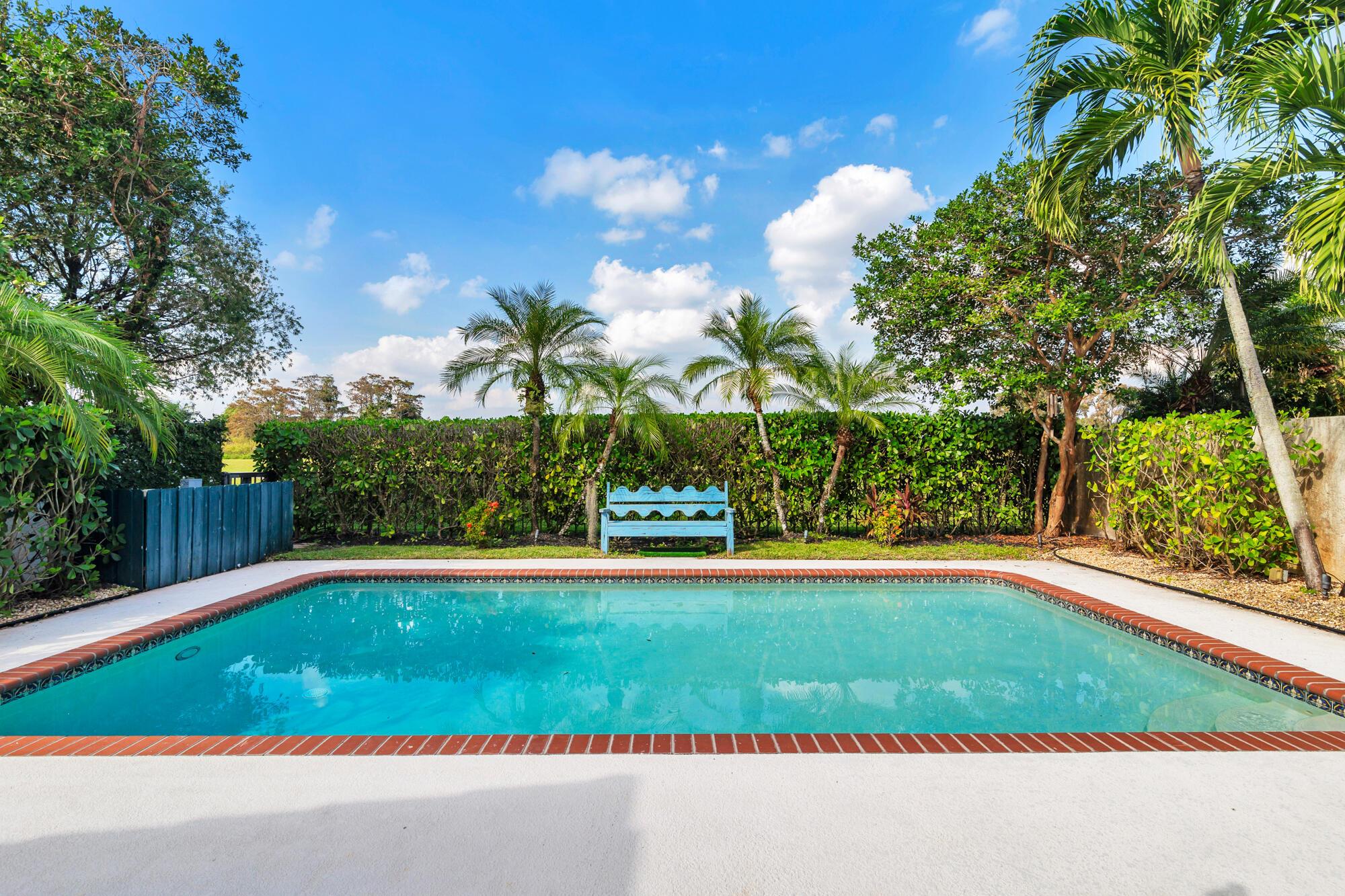 WINDSOR WAY 1 - Residential