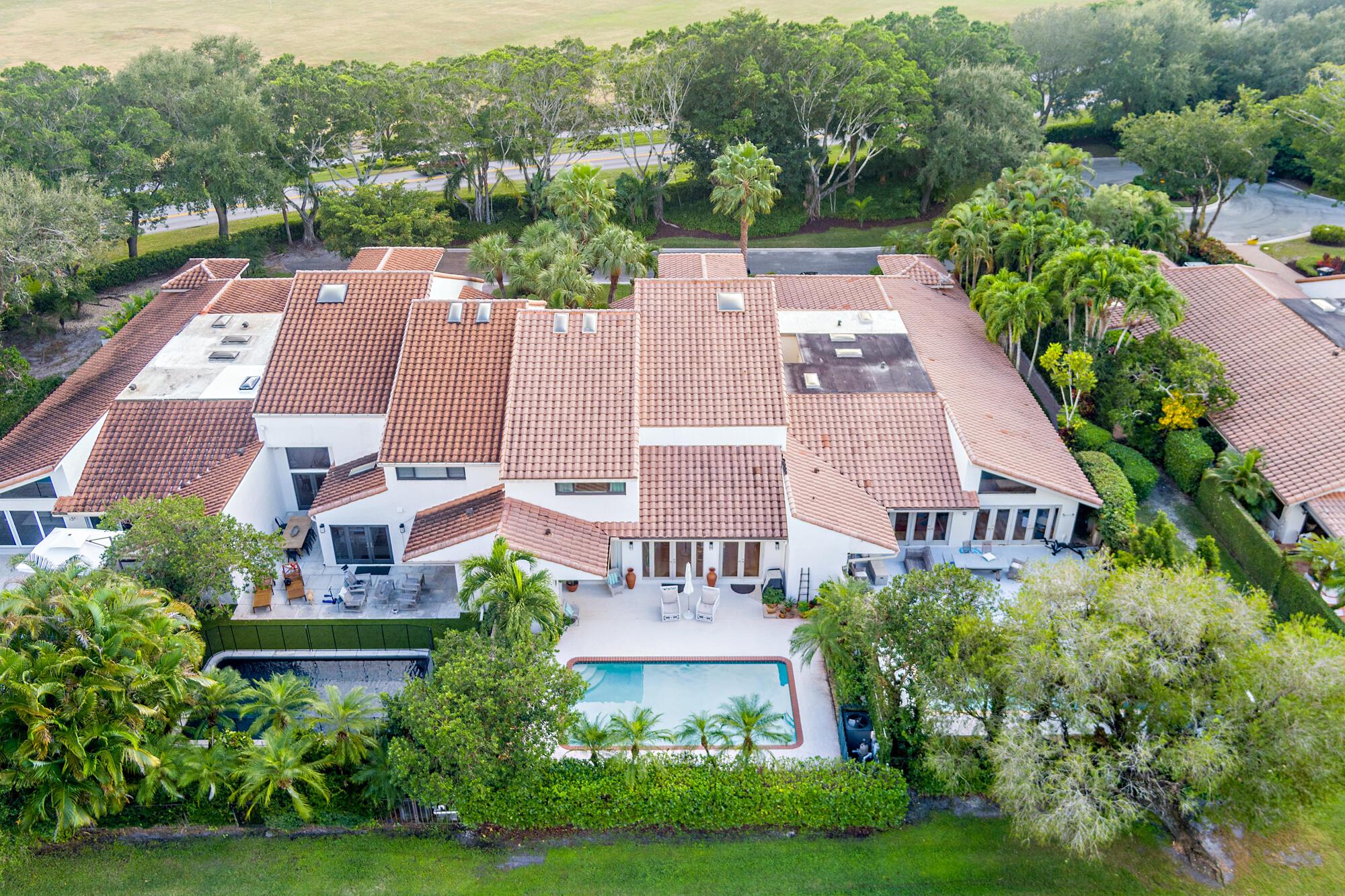 WINDSOR WAY 1 - Residential