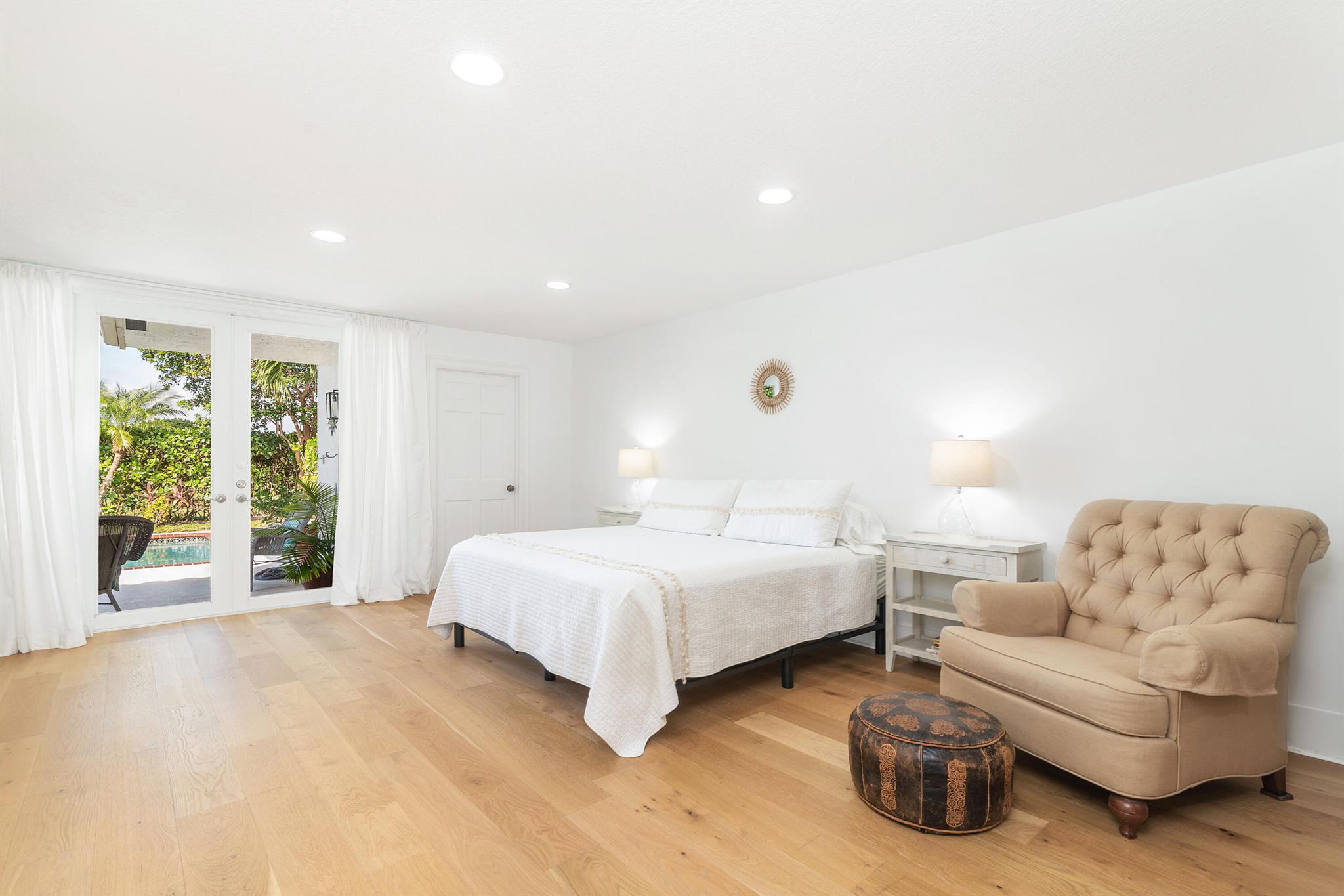 WINDSOR WAY 1 - Residential